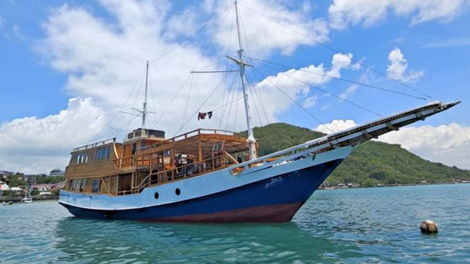 Private Charter Phinisi Komodo Island